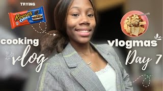 Vlogmas Day 7 | Cozy Chili s & Trying Reese’s Oreo Holiday Snacks! 🍫🌭❄️