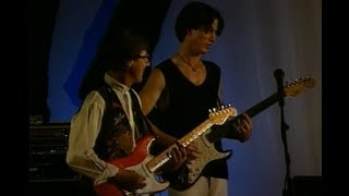 HANK MARVIN, BEN MARVIN LIVE "The Rise and Fall of Flingel Bunt" Son Ben in duet with his dad.