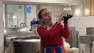 The Art of Dutch Cheese Making: A Demonstration at the Volendam's Cheese Factory 🇳🇱 Netherlands 2023