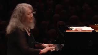 Martha Argerich et Mikhail Pletnev, Improvisation sur la gavotte de la suite anglaise No. 3 de  Bach
