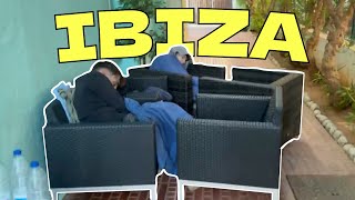 DORMIAMO in STRADA a IBIZA