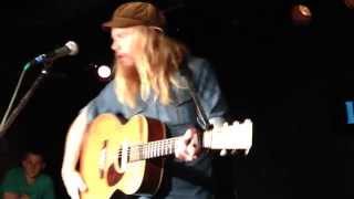 Stu Larsen sings "The Mile" in Columbus, OH - May 13, 2014