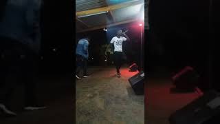 Young Pizo live on stage