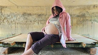 Homeless single mother builds shelter under bridge - Girl Survival Build