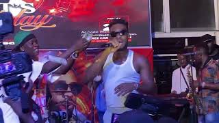 Broda shaggy showing his music talent live performance at Tunde Ednut birthday celebration