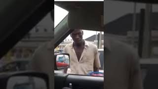 Lady sexually harass onion seller on a busy road