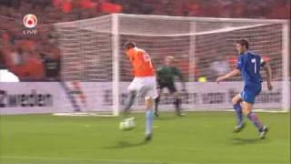 Holland 2 - 0 Iceland ~ Huntelaar 65'