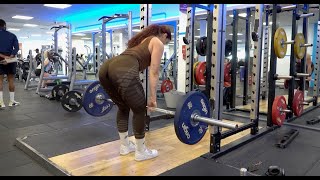 London Personal Trainer Georgeta Maria Trains Lower Body In The Gym Wembley Park