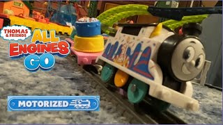 Thomas Motorized AEG Wobbly Cake Thomas Review