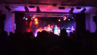 Chantal zingt haleluja op open podium ring van putten
