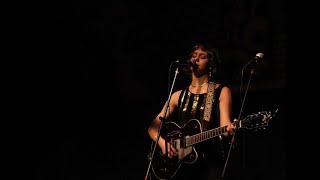 Violet Clare is building a music career from her Wrigleyville bedroom