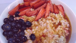 BEST WAY TO ENJOY YOUR OAT MEAL | OATMEAL PORRIDGE WITH STRAWBERRY