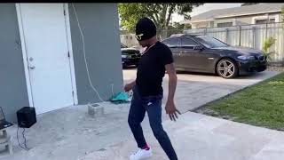 SEMINAL fans dancing to dolla dolla