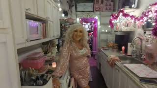 This Tiny House Looks Like a Fairy Tale ✨ Winter Wonderland Tour