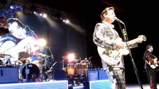 Chris Isaak - Oh Pretty Woman (Live 2011).mp4
