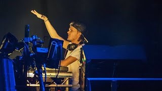 Avicii Ft. MØ - Dear Boy (Hymn Intro) Live At Tele 2 Arena