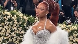 MEGAN THEE STALLION SNEAKS HER PHONE INSIDE THE METGALA