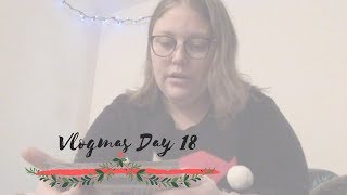 Unboxing packages! - Vlogmas Day 18 2018