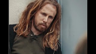 Pissing Dog (2016)