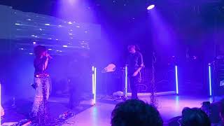 Skull, Her Silhouette - REM LIVE