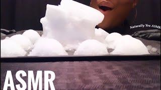 ASMR SATISFYING ICE EATING #POWDERYICE (NO TALKING/ ICE EATING SOUNDS) #RELAXING CRUNCHES