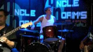 "down under" in bali (men at work-cover)