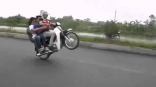 LiveLeak com   Is It Possible Pop A Whelie On A Moped With 4 Passengers On It