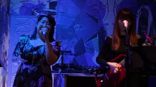 Elizabeth & Jenix sing Mandarin, Cantonese, English and Japanese - redkite.sg