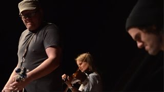 Folky Strum Strum - Dirty Thirties (CFUR Field Session)