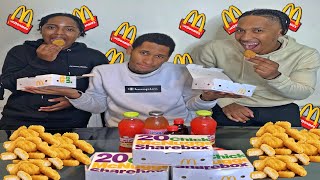 Who can eat the most chicken nuggets in 1 minute | World record 20 !