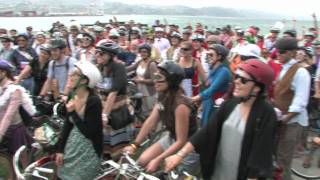 Frocks on Bikes - Love to Roll