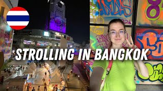 One minute in Bangkok 🇹🇭 an artsy evening + practicing Thai