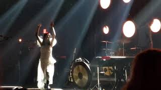 Live: Japanese Breakfast - Michelle Zauner dances to Body by Megan Thee Stallion - Vegas