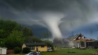 Tornado touches down on Watrous , Saskatchewan, Canada