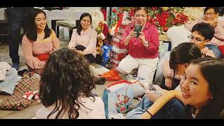La Famila Amor|Revealling secret Santa|,Excited