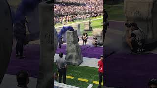Minnesota Vikings player entrance 9-22-24 FRONT ROW!! VS TEXANS