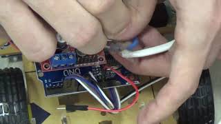 Nextlab.tech - Pasul 2: Conectarea Motoraselor la Placuta Shield