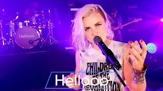 Juliet Hawkins - 'Slow Down' LIVE on HelloooTV