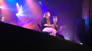 JoJo Performing Honest