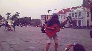Dont Want Miss A Thing Aerosmith cover creative street musician Ariv Kotu pengamen kreatif Jakarta