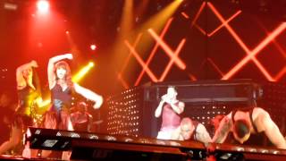 Ricky Martin Drop It On Me