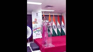 Poetess shyama singh reciting her poem at indian counslate toronto on Vishwa Hindi Diwas 10 jan 2026
