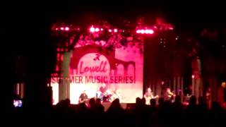 Great Big Sea - Mari Mac - 8/26/2011 Lowell, MA