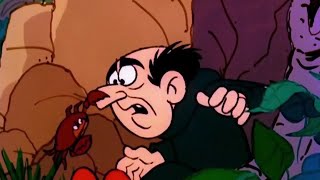The Smurfs - Chef Gargamel gets pinched by a crab