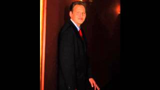 Tenor Shawn Mathey sings "Dalla sua pace"