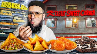 NIGHT STREET FOOD SCENES AT SADDAR CANT LAHORE | DAAL MASH PATHOORAY AT KASUR SWEETS | ANDA TIKKI