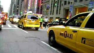 2009 MTV VMA NYC Music Video Awards red carpet drive-by