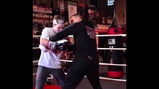 Roberto Duran’s ability to control & stifle his opponent’s punches, & create openings was masterful.