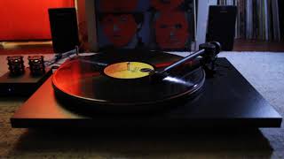 Talking Heads - Listening Wind
