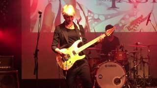 YASI HOFER LIVE MUSIC HALL WEIHER 10 03 2017 CROSSFIRE   3